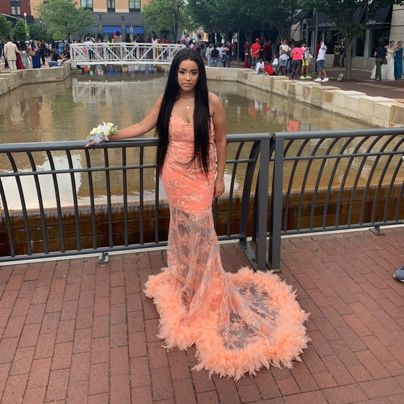 Dresses & Skirts - prom dress